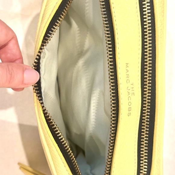 AUTHENTIC Marc Jacobs The Softshot Crossbody in Meringue Natural Grain Leather - Picture 7 of 11